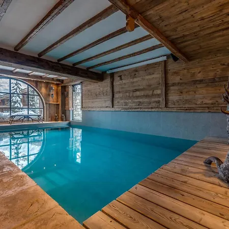 Alpine Majesty: Chalet Retreat Σαλέ *